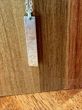 Sterling Silver Vertical 'MAMA' Bar Necklace - Silver